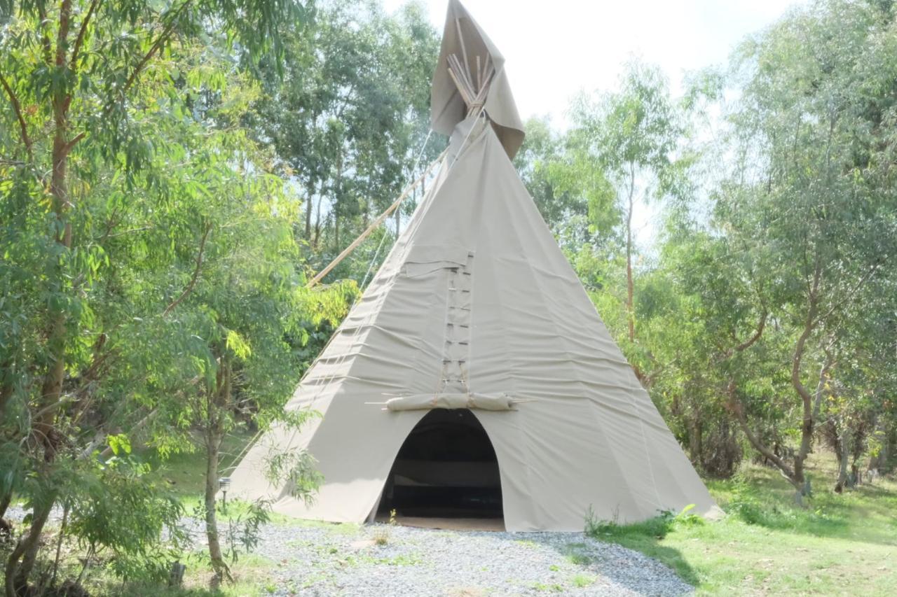 Gumtree Tipis Hotel Bickington Exterior foto